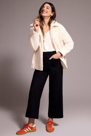 Signature Every Body Ponte High Rise Capri Pants-Black