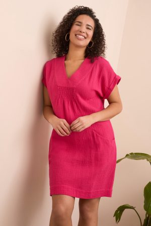 Crinkle Gauze V-Neck Dress With Shirred Front Detail-Veryberry