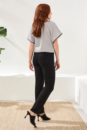 Petite Sophia Curvy Straight Leg Jeans-Black