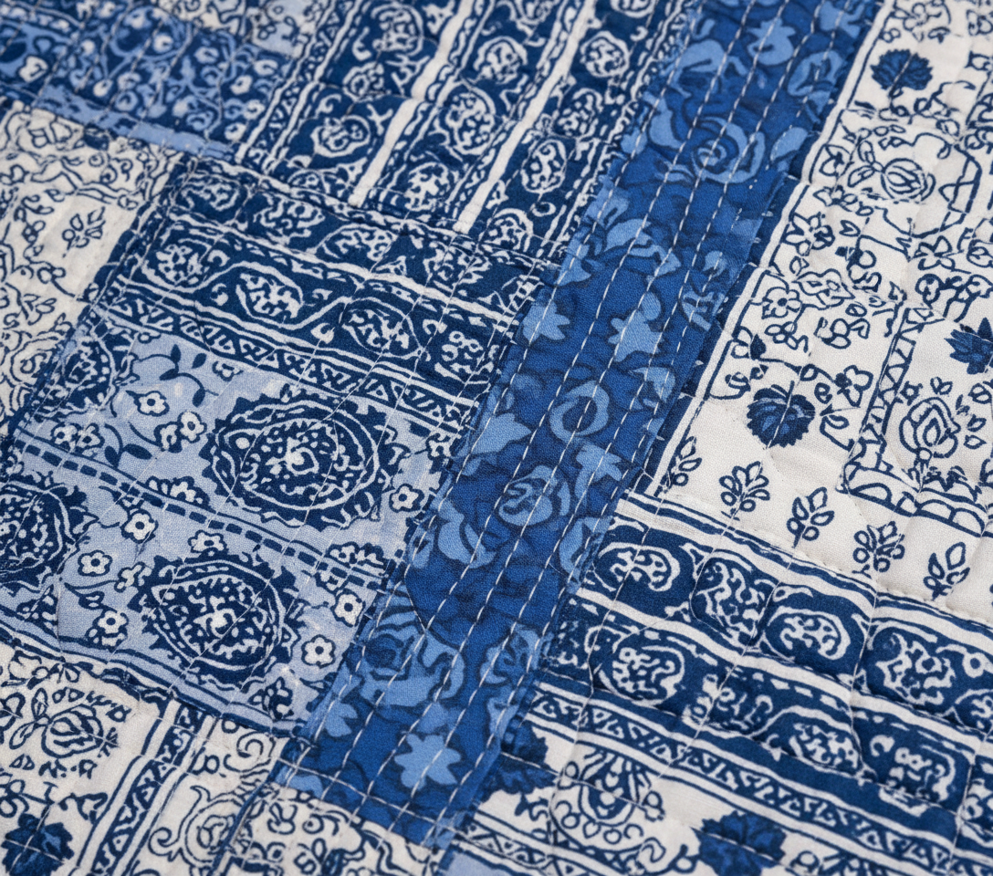 quilted-cotton-patchwork-fabric-detail-ultrablue-pattern.png