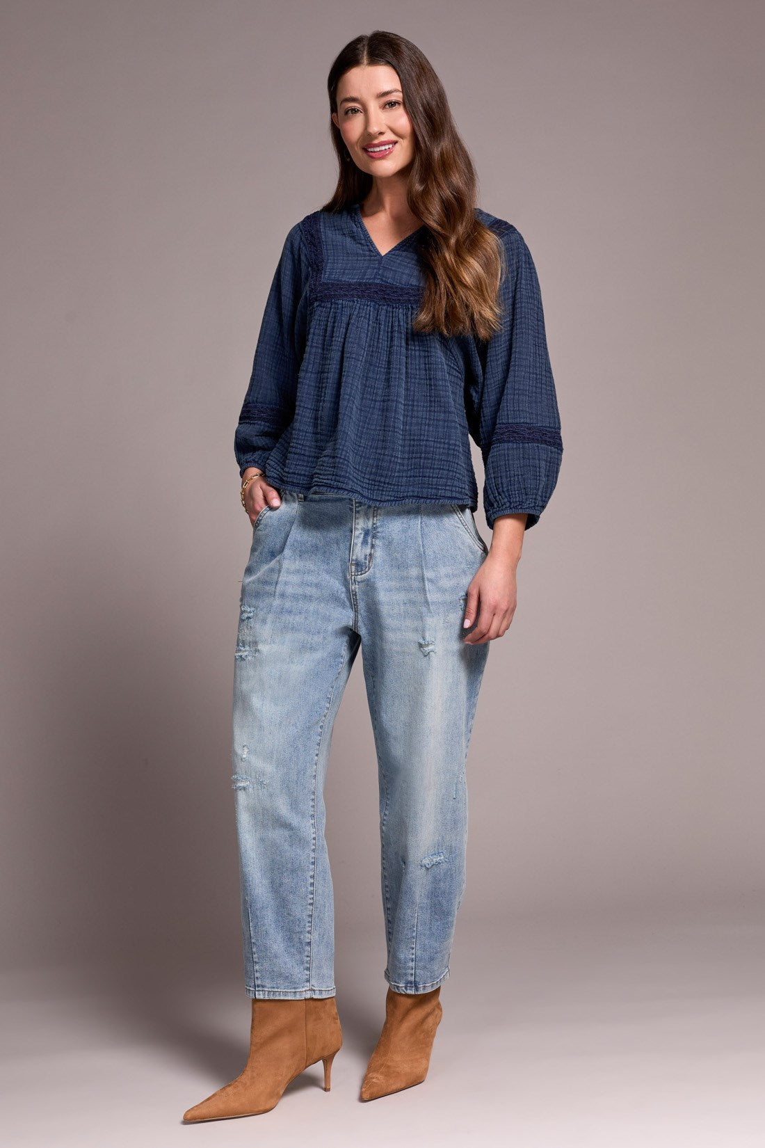 tribal-audrey-distressed-barrel-stretch-jeans-washedblue-109-5720o2826.jpg