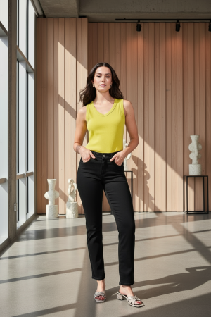 Sophia Curvy Fit Straight Leg Jeans-Black