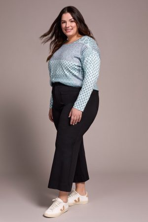 Signature Every Body Ponte High Rise Capri Pants-Black