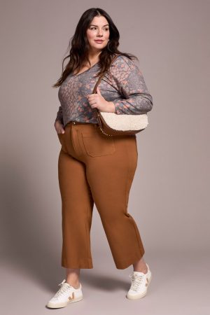 Signature Every Body Ponte High Rise Capri Pants-Walnut