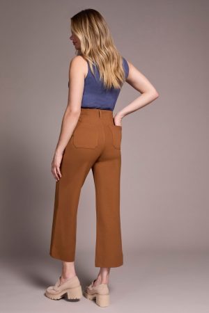 Signature Every Body Ponte High Rise Capri Pants-Walnut