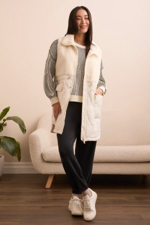 Sleeveless Mix Media Quilted Sherpa Vest-Cream