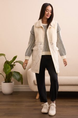 Sleeveless Mix Media Quilted Sherpa Vest-Cream