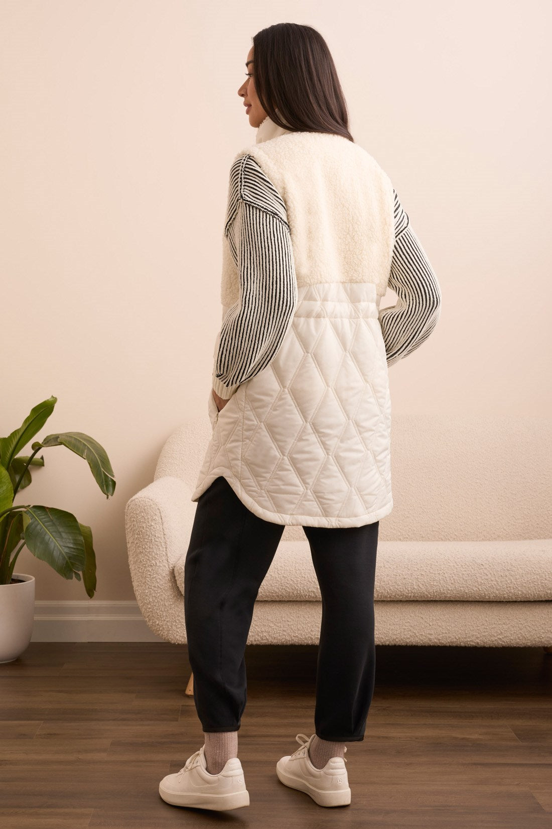 tribal-sleeveless-mix-media-quilted-sherpa-vest-cream-113-5940o0026.jpg