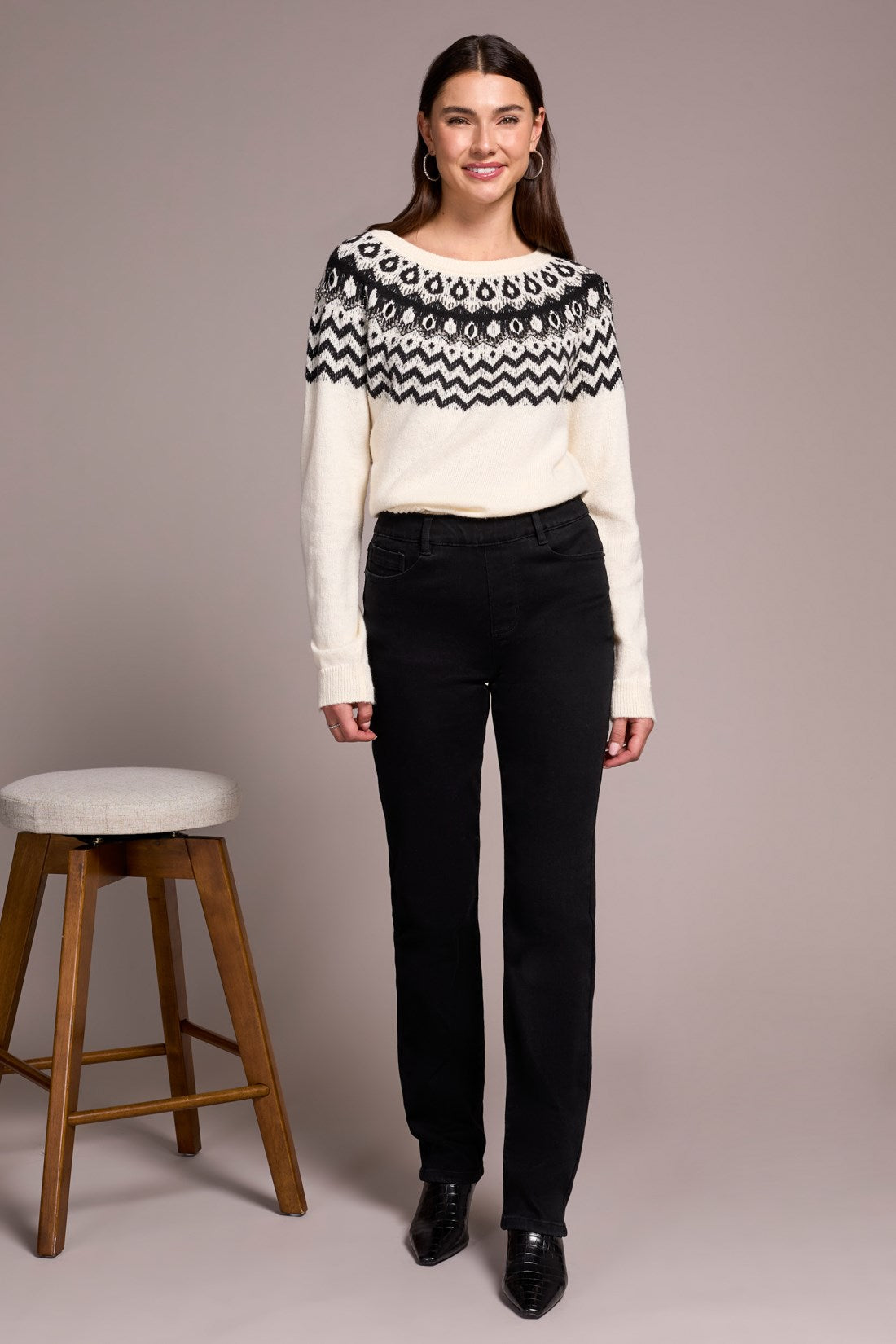 tribal-sophia-curvy-boundless-stretch-denim-pull-on-straight-leg-jeans-black-112-5859o0002.jpg