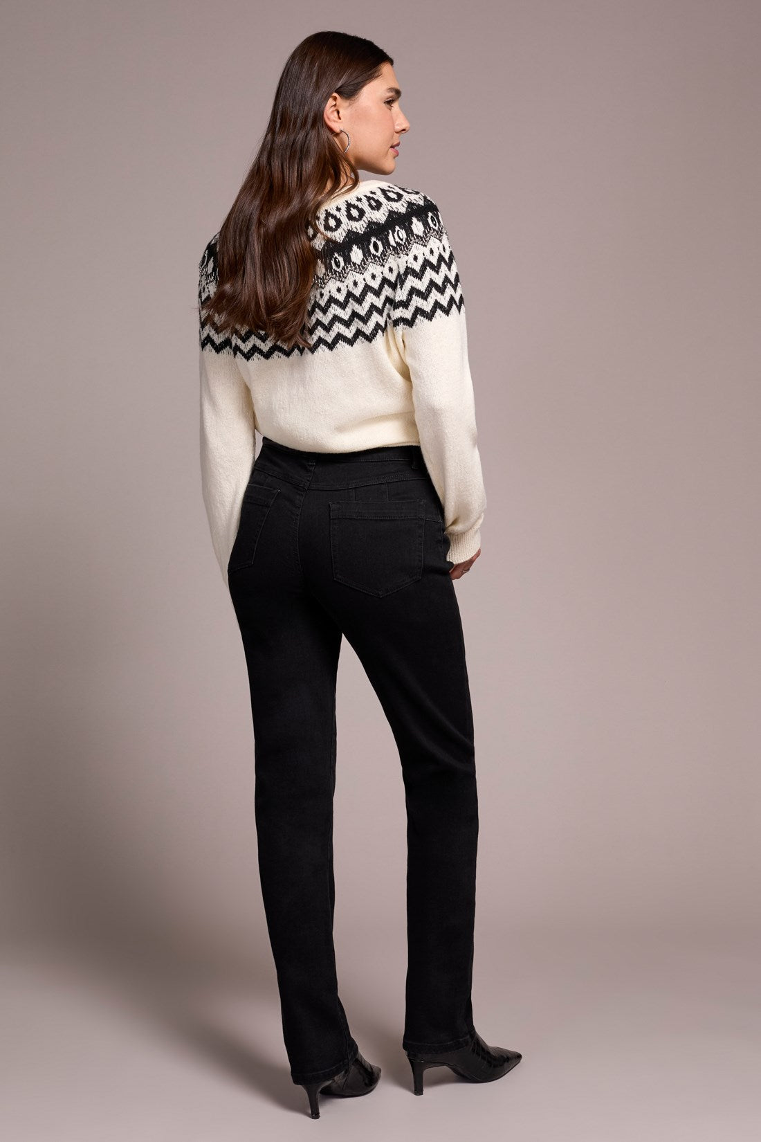 tribal-sophia-curvy-boundless-stretch-denim-pull-on-straight-leg-jeans-black-113-5859o0002.jpg
