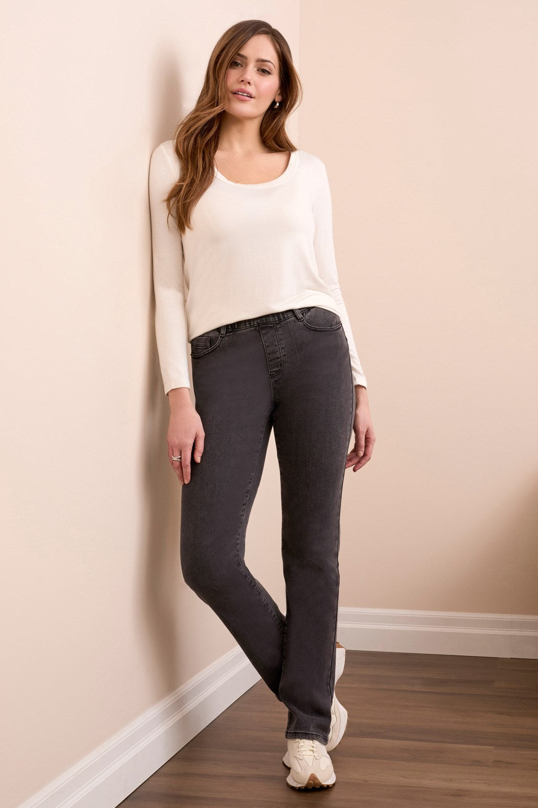 tribal-sophia-curvy-boundless-stretch-denim-pull-on-straight-leg-jeans-charcoal-112-5859o0097.jpg